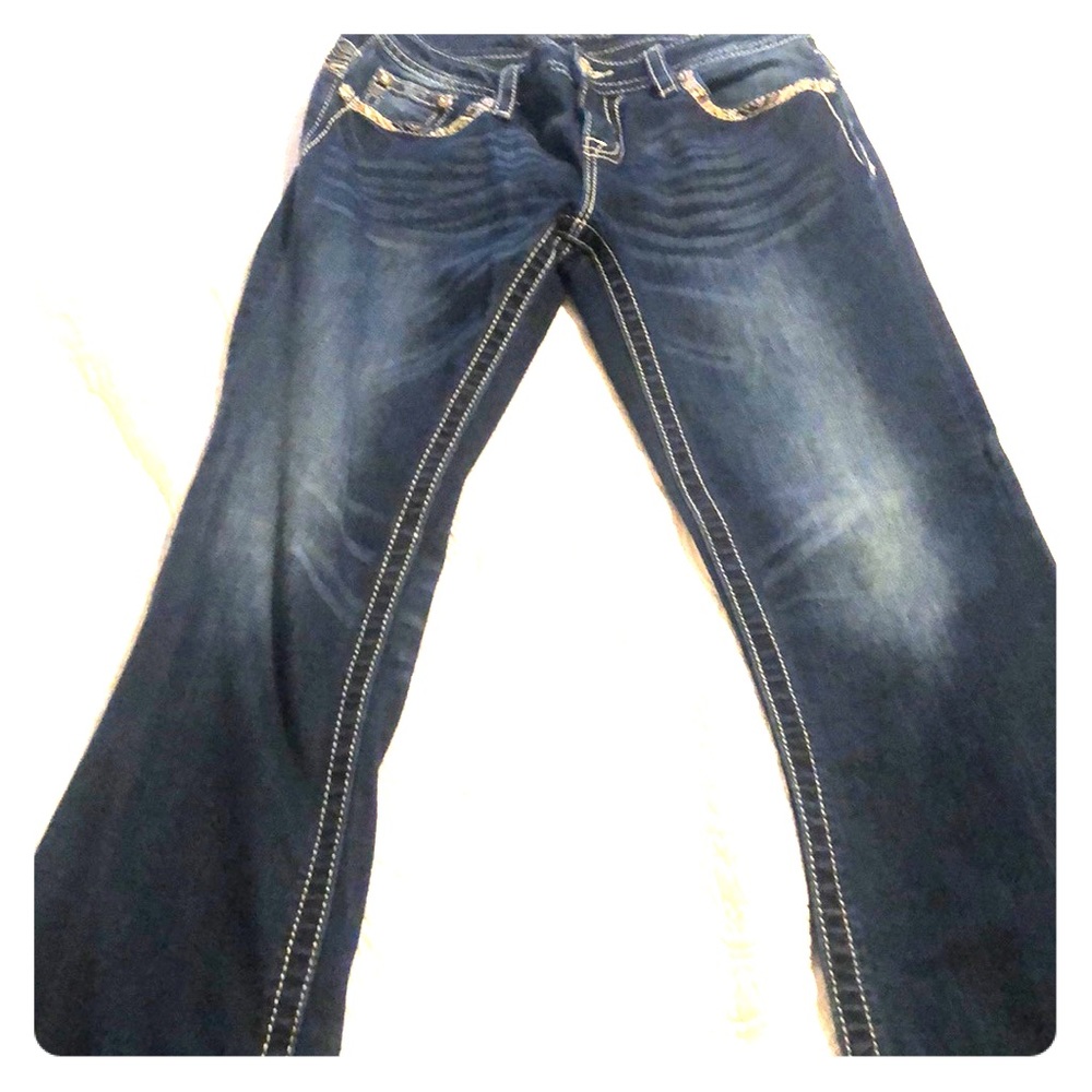 Miss Me jeans as 28 cute embellished pockets